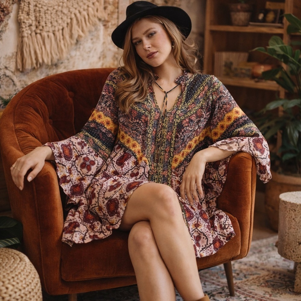 Umgee Anthropologie Daydream Believer Boho Bell Sleeve Swing EUC M #971